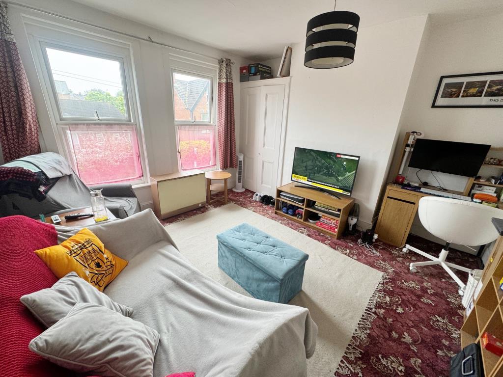 Lot: 17 - FOUR STOREY TERRACE PROPERTY WITH POTENTIAL - First floor bedroom or living room